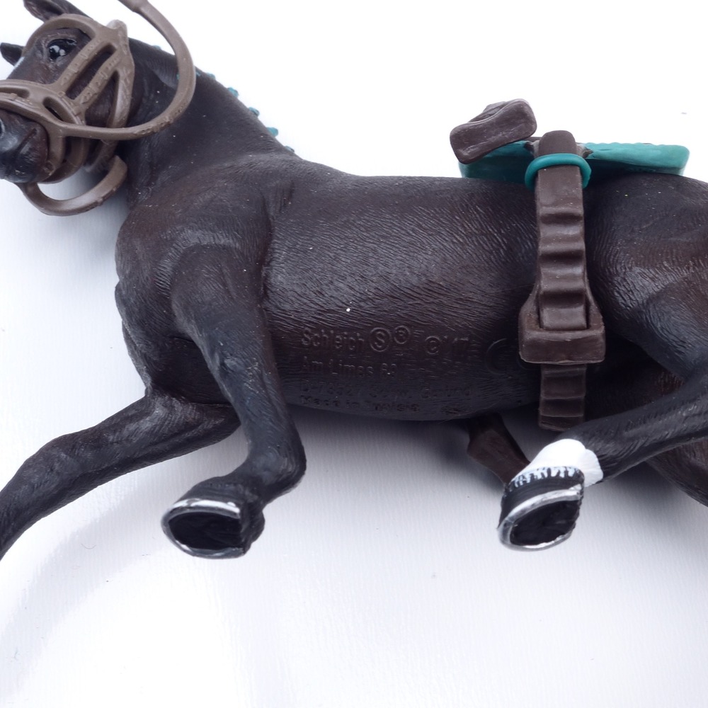 Schleich Horse Club Storm Hanoverian Gelding Toy Figure w/ Saddle Bridle #42541 - Picture 10 of 12